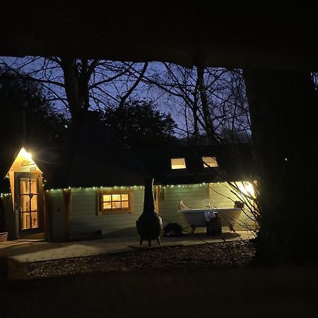 Cozy Carluke Lodge Retreat エクステリア 写真